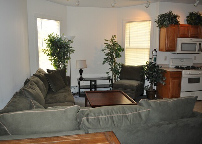 103 Highland Pl