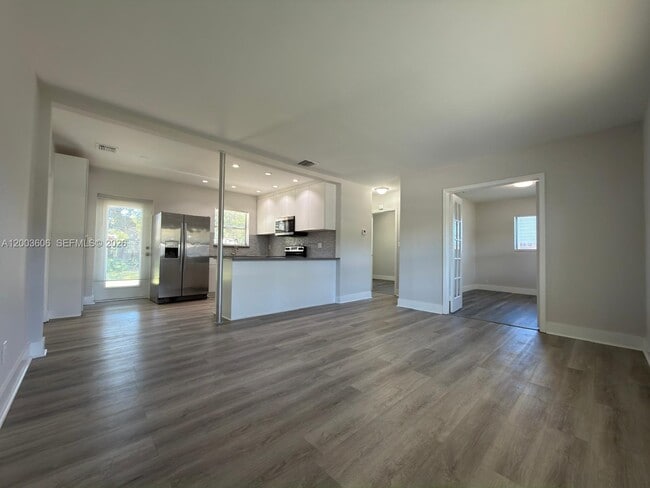 Photo - 1325 NW 11th Ct