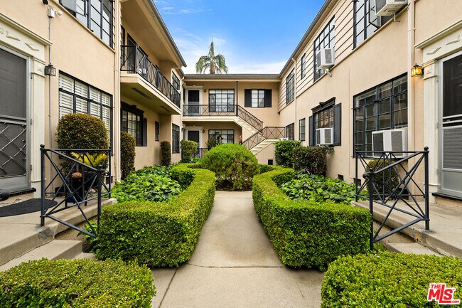 Photo - 9222 Beverly Blvd Condo