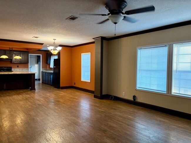 Photo - 3 bed/ 2 bath Beauty on 1 acre!