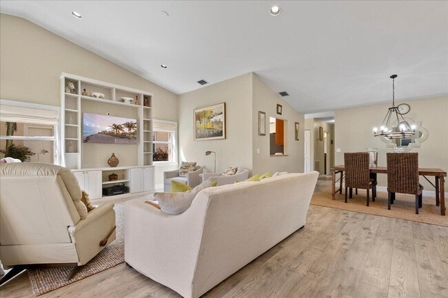 2590 Neaton Ct