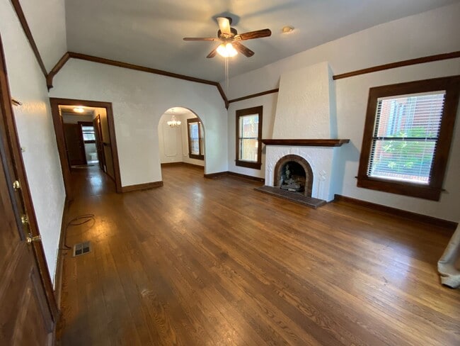 Building Photo - 2830 San Gabriel St Unit A & B