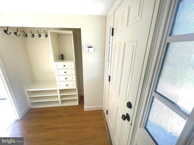 Photo - 301 Worthington Dr