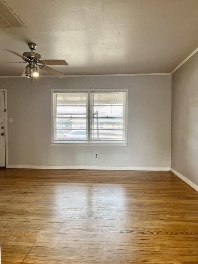 Photo - Spacious Home in Medical District with Extra Flex Space! Unit Front