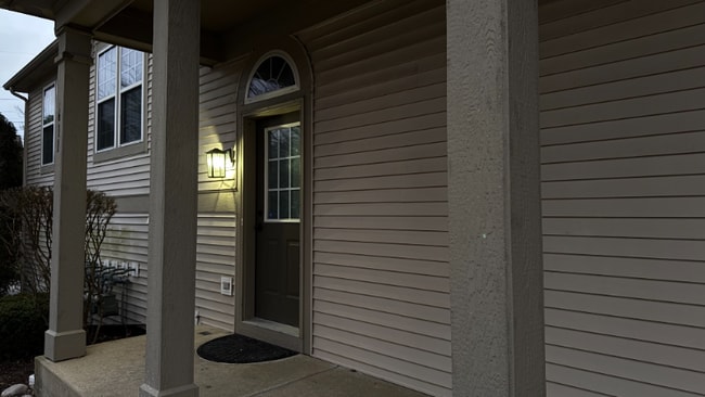 Photo - 611 Conservatory Ln