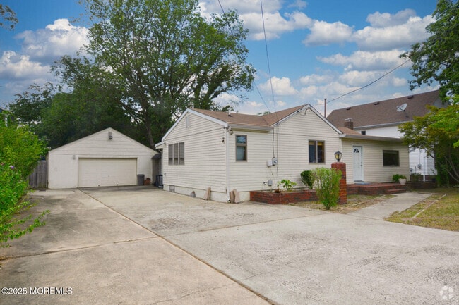 Building Photo - 1111 River Ave Rental