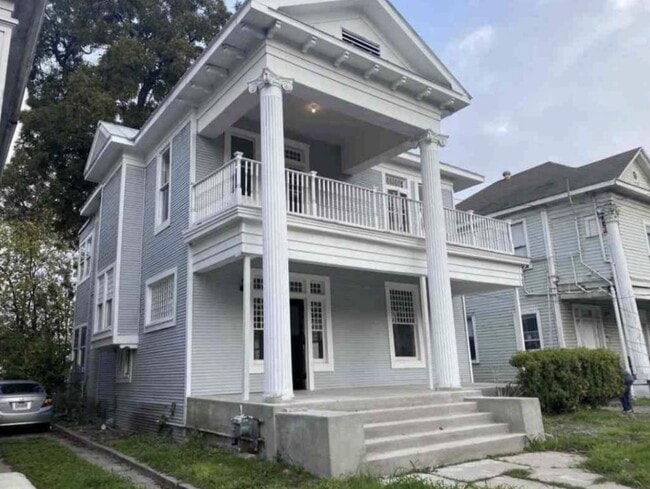 Photo - 639 W Elmira St Casa