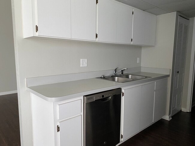 Photo - 2 Bedroom 2 Bathroom - Serenola Manor