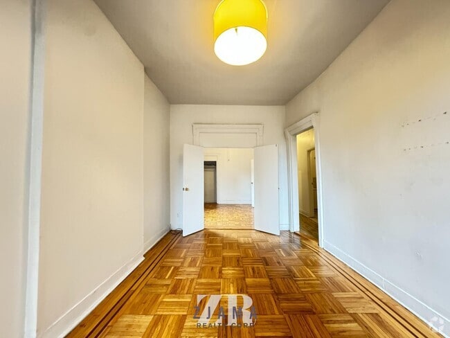 Building Photo - 1047 Bedford Ave Unit A2 Rental
