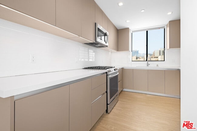 Photo - 8555 Colgate Ave Unidad 501