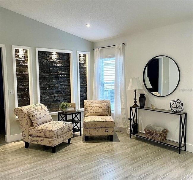 Photo - 701 Sandy Ridge Dr