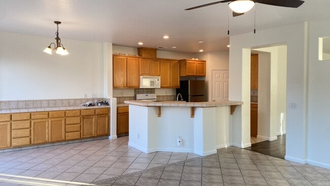 Building Photo - Riverbank