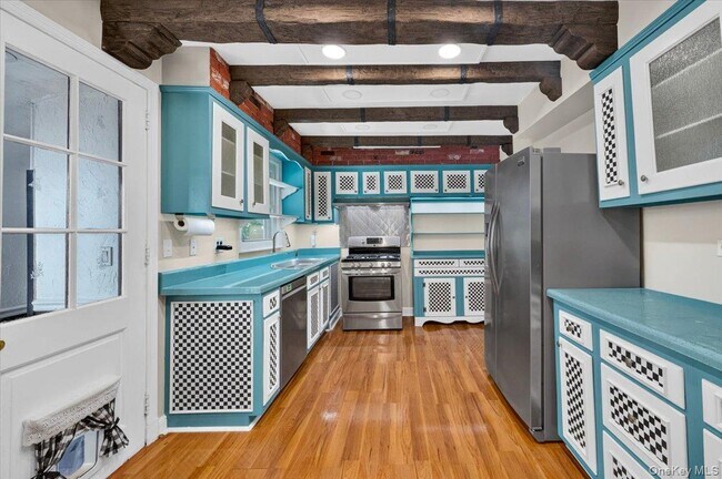 Photo - 1155 Webster Ave