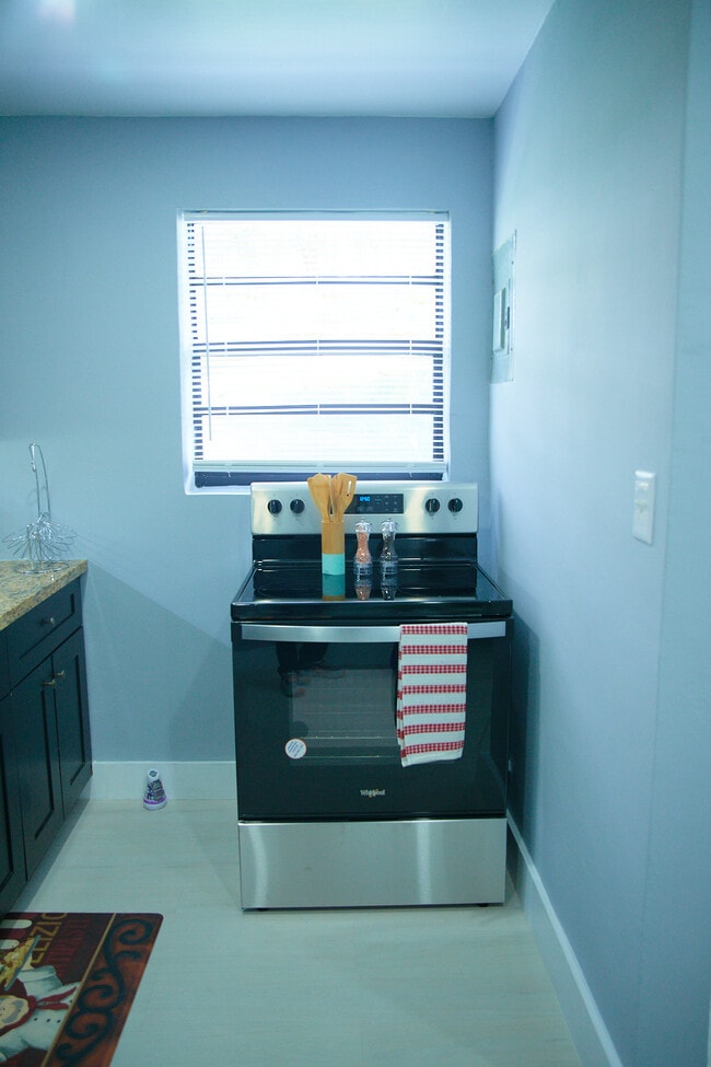 Photo - 414 N 60th Way Unit 414 N 60th Way Apt #1