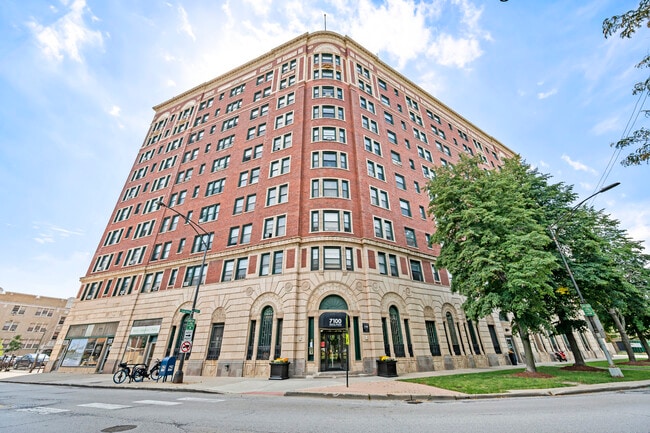 Building Photo - 7100 S South Shore Dr Unit 0