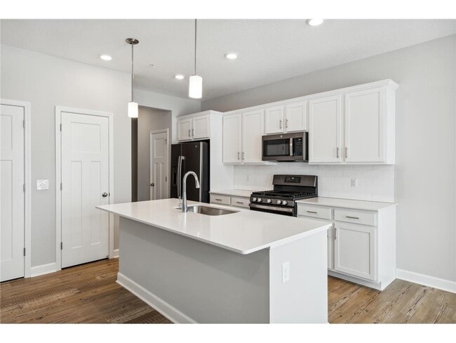 Photo - 9448 4th St N