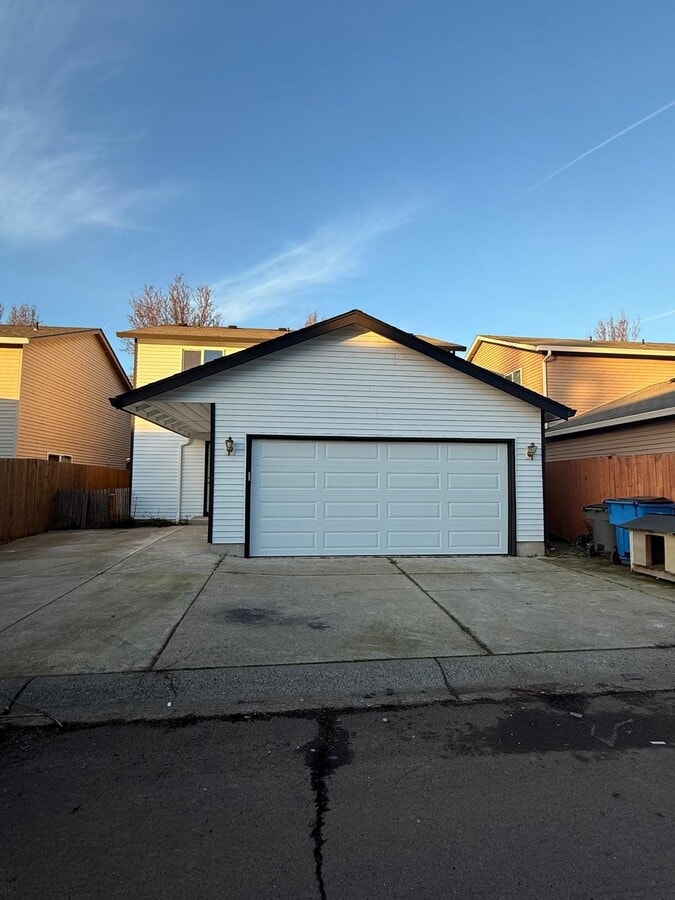 Photo - 1123 W 31st St