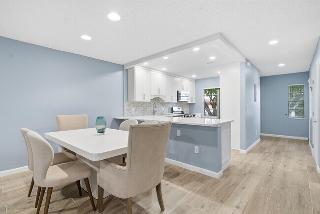 Photo - 9292 Vista Del Lago Unit D