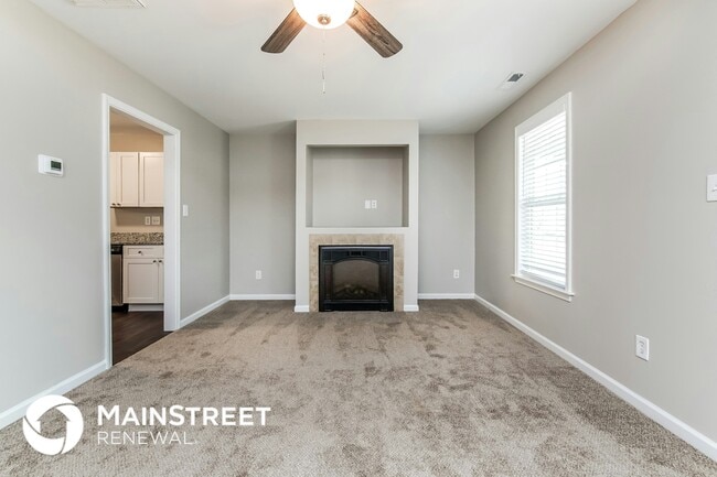 Photo - 405 Whitehall Ct