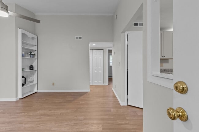 Photo - 1636 Mill Oak Dr