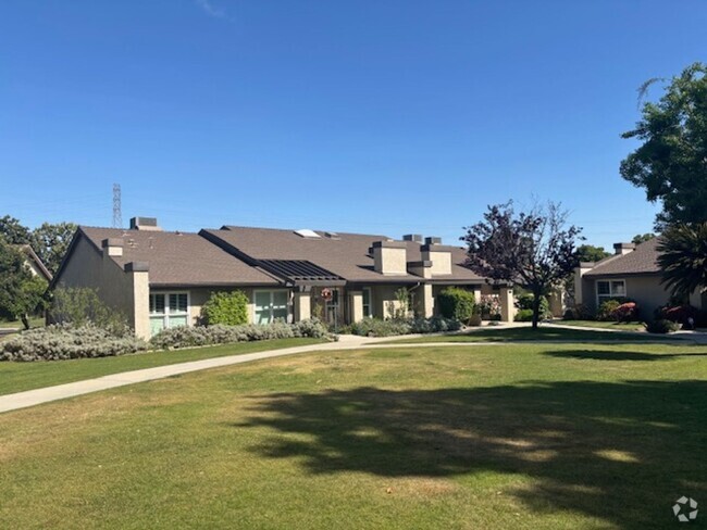 Building Photo - Beautiful 3 Bedroom / 2 Bathroom Condo in ...