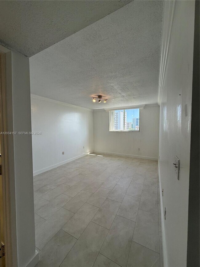 Photo - 1688 West Ave Unidad 706