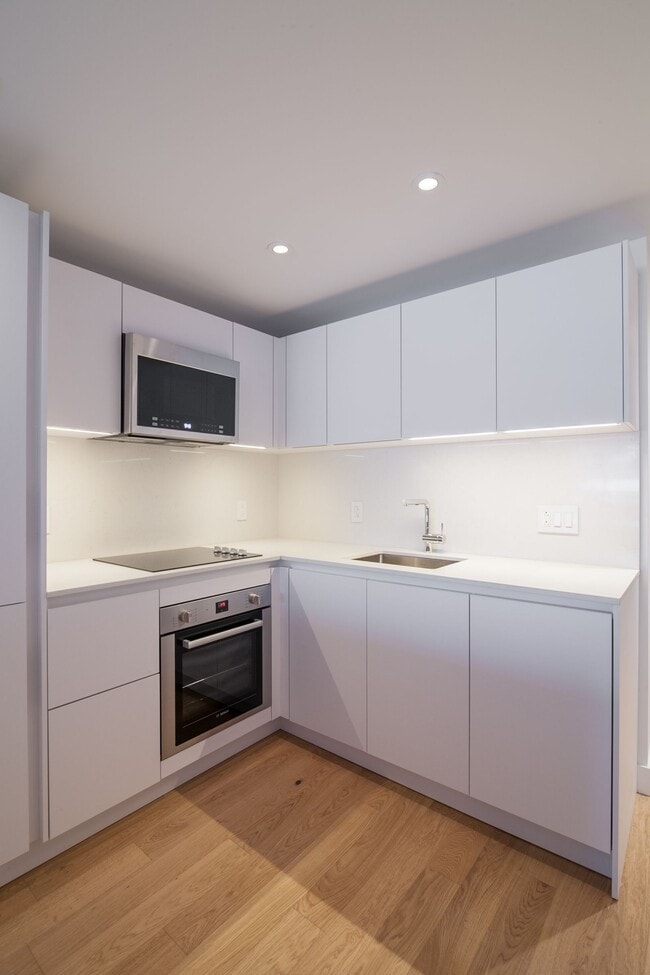 Photo - 3460 Rue Durocher Unit 704