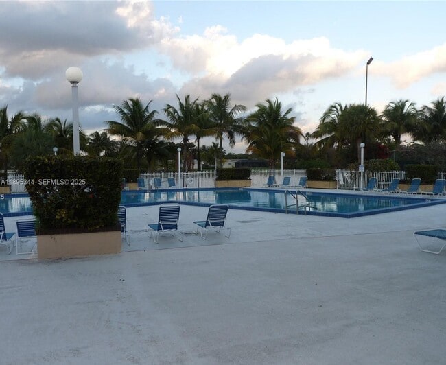 Photo - 14501 N Kendall Dr Unit 408H