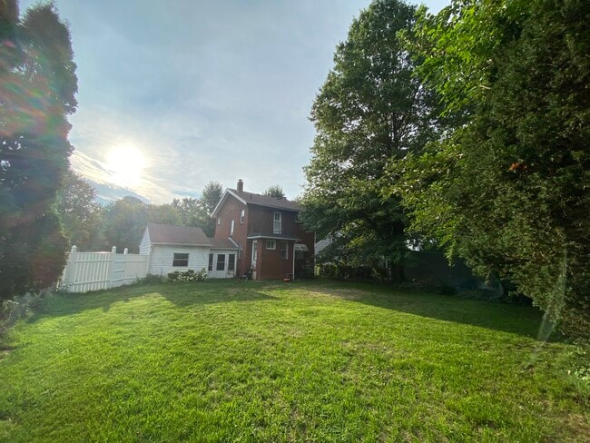 377 Parkside Dr