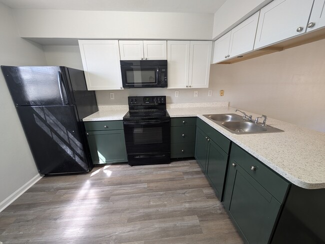 Building Photo - 2350 Horne Ave Unit Apt 5