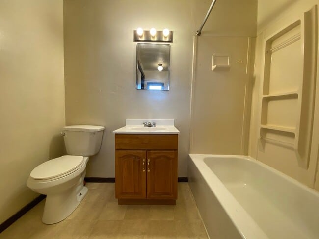 Photo - Super Studio Apartment close to Pitt! Great Deal! Call Today! Unidad L2