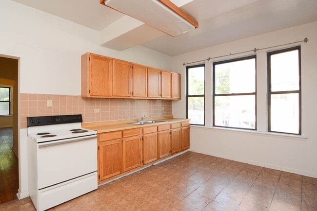 Photo - 3145 W Medill Ave Unit 2