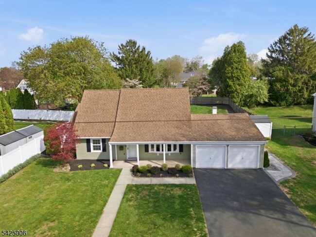 Building Photo - 3 Cypress Rd