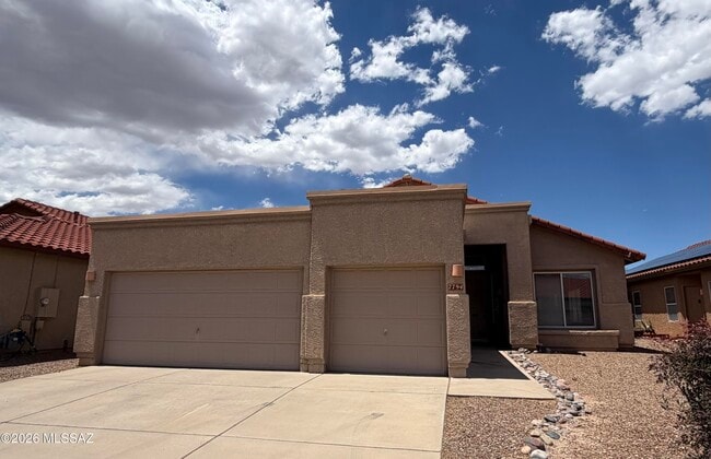 Building Photo - 7794 S Trumpet Vine Ave