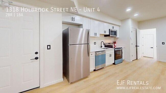 Photo - 1318 Holbrook St NE Unit 4