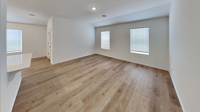 Photo - 16317 Harvester Dr