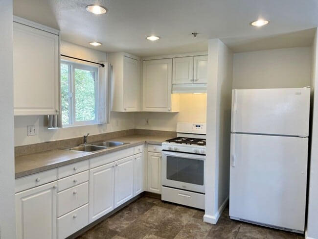 Photo - Great Location by Cal Poly Campus - 2 Bedroom, 1 Bathroom