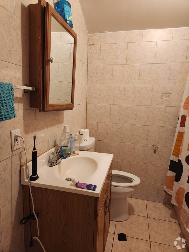 Building Photo - 230-48 144th Ave Unit Apt #2