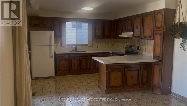 Photo - 639 Royal York Rd