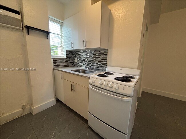 Photo - 1843 Dewey St Unit 110