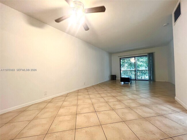 3115 Oakland Shores Dr Unidad E208