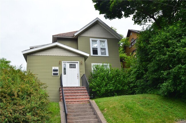 359 Green St