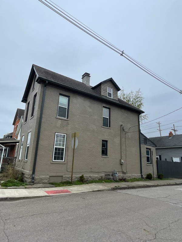 Photo - 693 Wager St