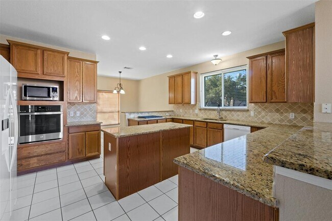 Photo - 1001 Chickory Ct