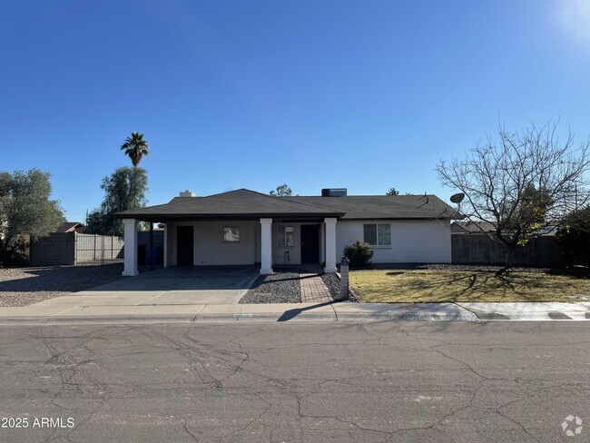 Building Photo - 1009 W Michelle Dr Rental