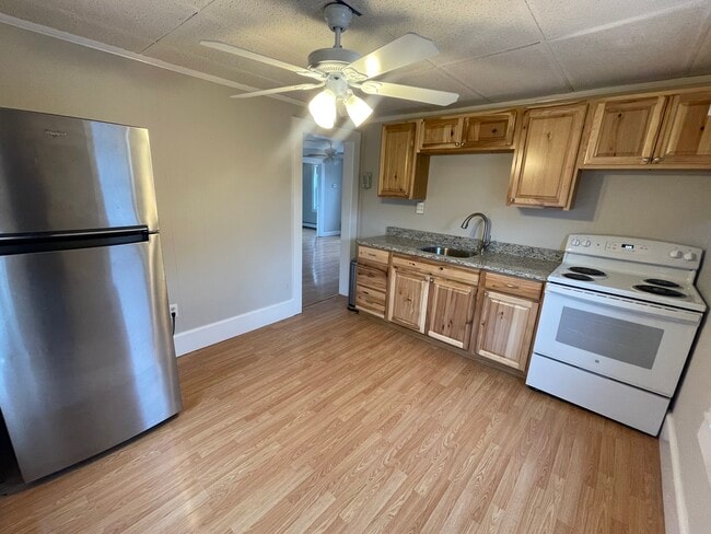 Photo - 75 Saunders St Unit 3