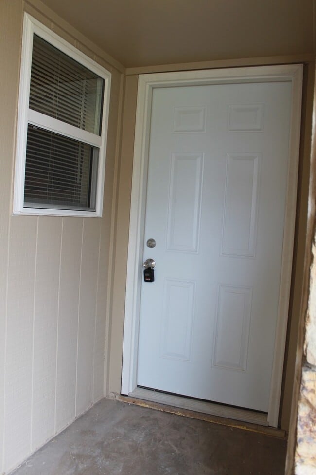 Photo - Much Better Than NEW!!! 3 beds, 1 1/2 Baths