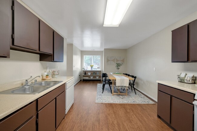 Photo - Woodbridge Station