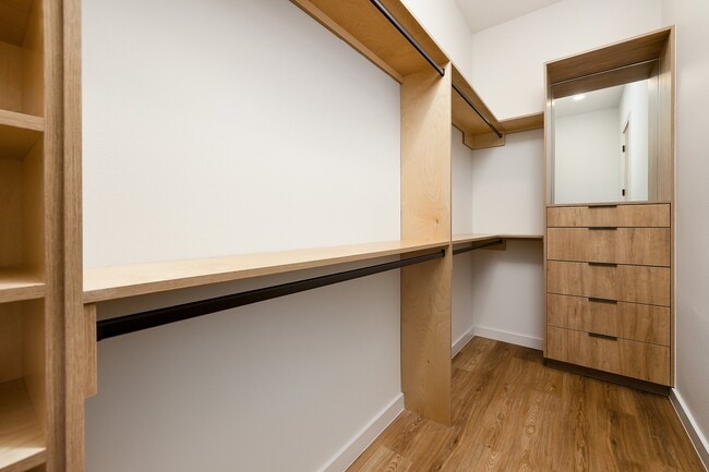 Photo - 713 Juniper Cir