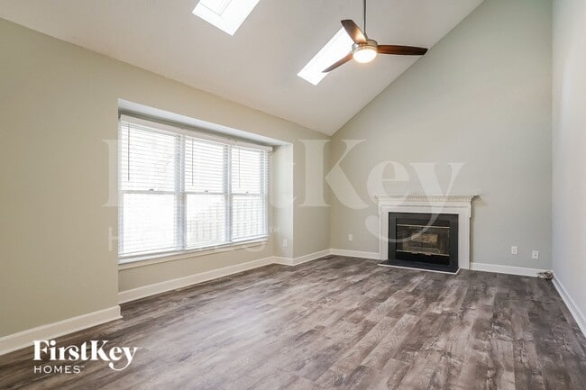 Photo - 3622 Two Oaks Dr
